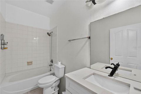 Villa ou maison à vendre à Kissimmee, Floride: 3 chambres, 153.75 m2 № 2217361 - photo 15