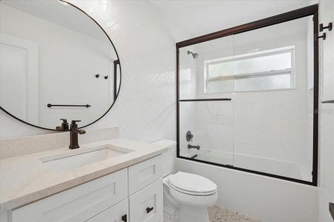 House in Saint Petersburg, Florida 3 bedrooms, 141.21 sq.m. № 2201163 - photo 10
