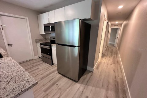 Appartement à louer à Leesburg, Floride: 2 chambres, 65.03 m2 № 2415477 - photo 4