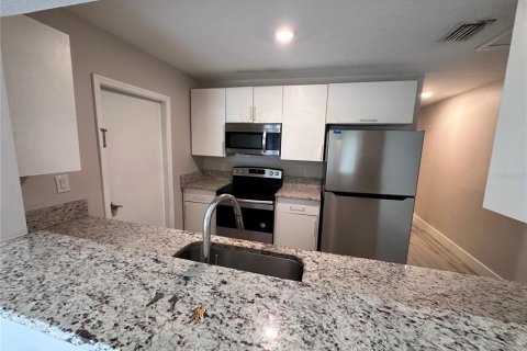 Appartement à louer à Leesburg, Floride: 2 chambres, 65.03 m2 № 2415477 - photo 10