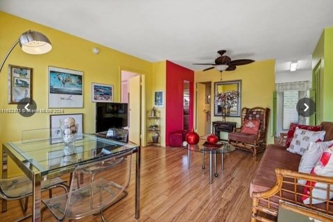 Condominio en alquiler en Fort Lauderdale, Florida, 2 dormitorios, 55.74 m2 № 1937697 - foto 3