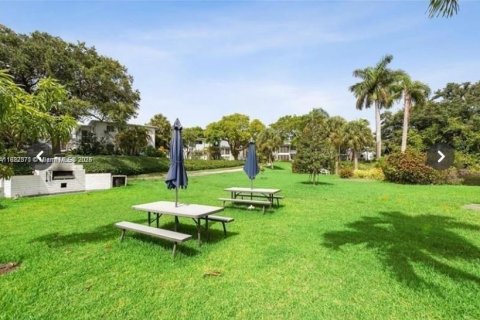 Condominio en alquiler en Fort Lauderdale, Florida, 2 dormitorios, 55.74 m2 № 1937697 - foto 14