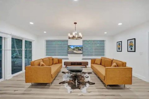 Casa en alquiler en Fort Lauderdale, Florida, 5 dormitorios, 199.28 m2 № 1950655 - foto 14