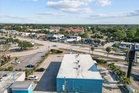 Propiedad comercial en alquiler en Saint Petersburg, Florida № 1759823 - foto 3