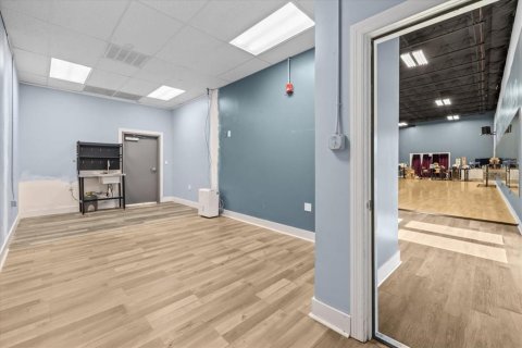 Propiedad comercial en alquiler en Saint Petersburg, Florida № 1759823 - foto 14