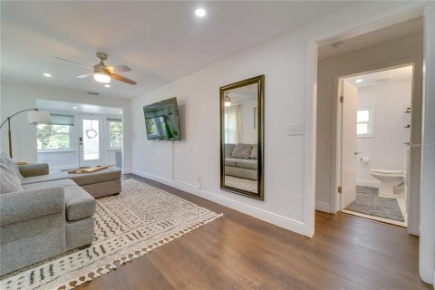 Casa en venta en Orlando, Florida, 4 dormitorios, 131.92 m2 № 2107739 - foto 12