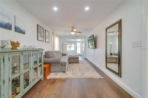 Casa en venta en Orlando, Florida, 4 dormitorios, 131.92 m2 № 2107739 - foto 10