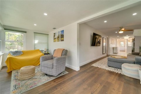 Casa en venta en Orlando, Florida, 4 dormitorios, 131.92 m2 № 2107739 - foto 6