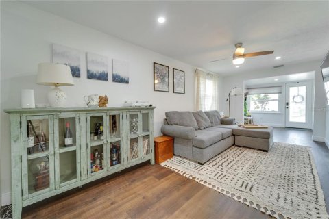 Casa en venta en Orlando, Florida, 4 dormitorios, 131.92 m2 № 2107739 - foto 11