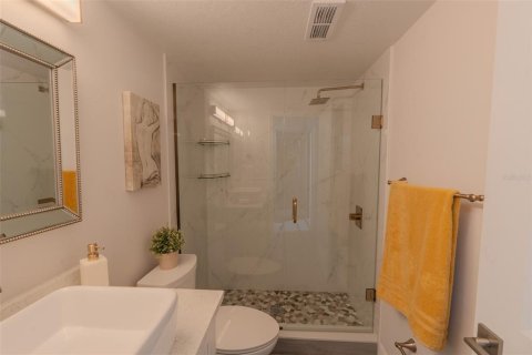 Condo in Tierra Verde, Florida, 2 bedrooms № 2221186 - photo 28