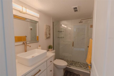 Condo in Tierra Verde, Florida, 2 bedrooms № 2221186 - photo 27