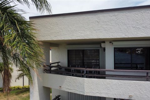 Condo in Tierra Verde, Florida, 2 bedrooms № 2221186 - photo 22