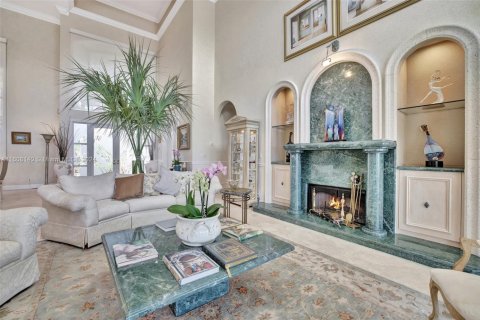 House in Fort Lauderdale, Florida 5 bedrooms, 557.04 sq.m. № 1942150 - photo 14