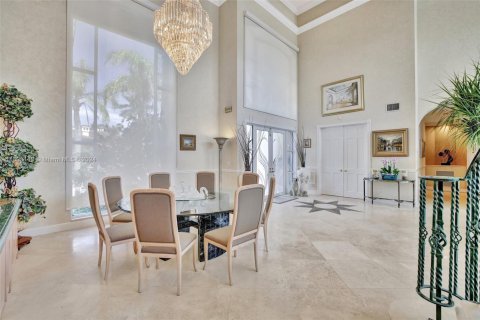 House in Fort Lauderdale, Florida 5 bedrooms, 557.04 sq.m. № 1942150 - photo 9