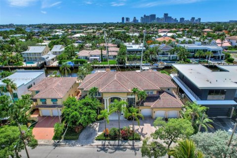 House in Fort Lauderdale, Florida 5 bedrooms, 557.04 sq.m. № 1942150 - photo 3
