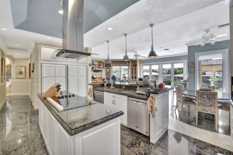 House in Fort Lauderdale, Florida 5 bedrooms, 557.04 sq.m. № 1942150 - photo 29