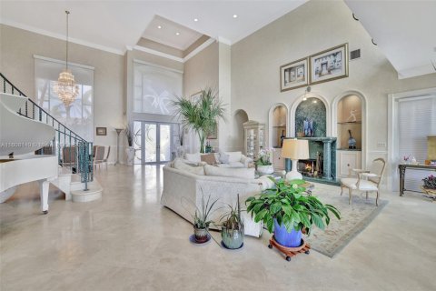 House in Fort Lauderdale, Florida 5 bedrooms, 557.04 sq.m. № 1942150 - photo 16