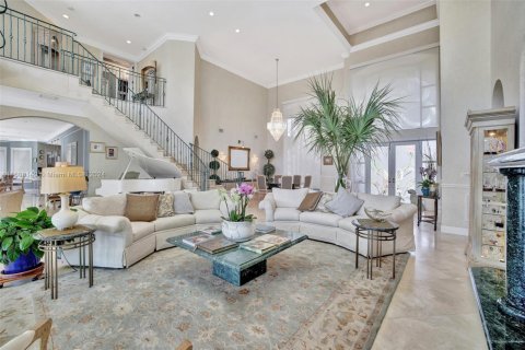 House in Fort Lauderdale, Florida 5 bedrooms, 557.04 sq.m. № 1942150 - photo 13