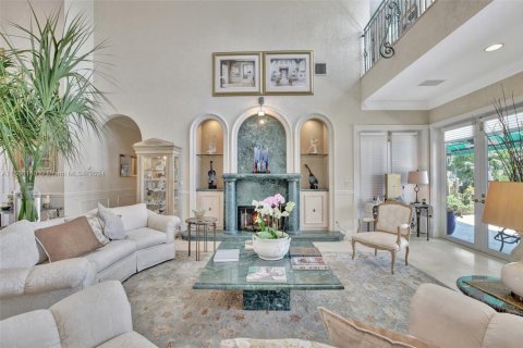 House in Fort Lauderdale, Florida 5 bedrooms, 557.04 sq.m. № 1942150 - photo 15