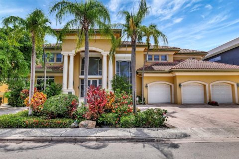 House in Fort Lauderdale, Florida 5 bedrooms, 557.04 sq.m. № 1942150 - photo 5