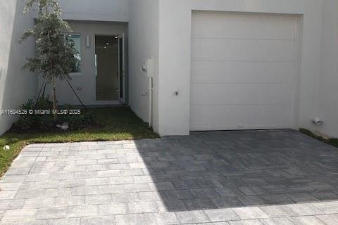 Townhouse in LANDMARK in Doral, Florida 3 bedrooms, 151.24 sq.m. № 1977886 - photo 13