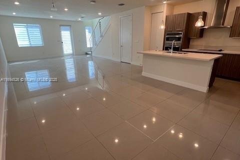 Townhouse in LANDMARK in Doral, Florida 3 bedrooms, 151.24 sq.m. № 1977886 - photo 1