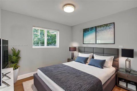 Casa en alquiler en Miami, Florida, 4 dormitorios, 204.38 m2 № 1928808 - foto 4