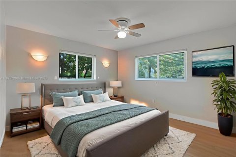 Casa en alquiler en Miami, Florida, 4 dormitorios, 204.38 m2 № 1928808 - foto 19