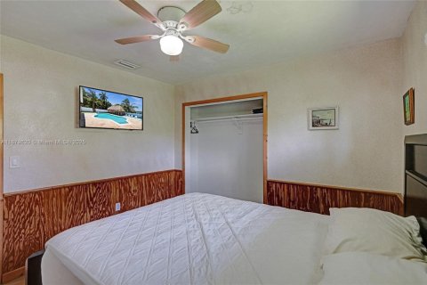 Casa en alquiler en Miami, Florida, 4 dormitorios, 204.38 m2 № 1928808 - foto 27