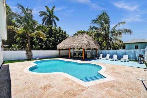 Casa en alquiler en Miami, Florida, 4 dormitorios, 204.38 m2 № 1928808 - foto 5