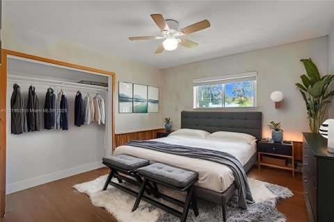 Casa en alquiler en Miami, Florida, 4 dormitorios, 204.38 m2 № 1928808 - foto 11