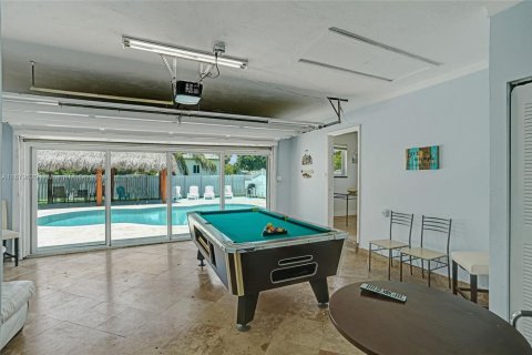 Casa en alquiler en Miami, Florida, 4 dormitorios, 204.38 m2 № 1928808 - foto 15