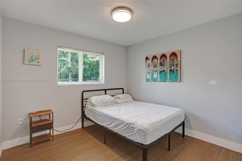 Casa en alquiler en Miami, Florida, 4 dormitorios, 204.38 m2 № 1928808 - foto 24