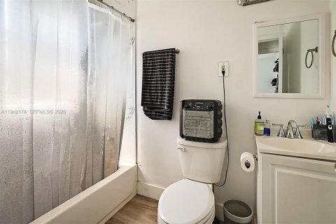 Casa en venta en Riviera Beach, Florida, 2 dormitorios, 52.03 m2 № 1999775 - foto 17