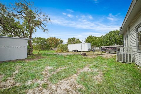 Casa en venta en Riviera Beach, Florida, 2 dormitorios, 52.03 m2 № 1999775 - foto 3