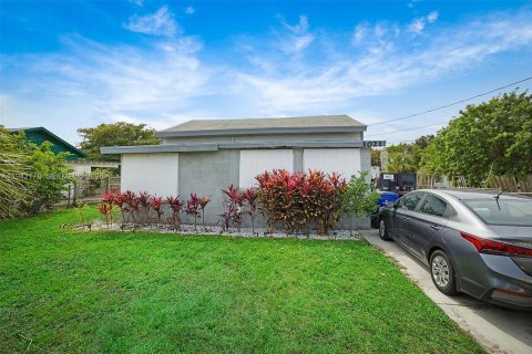 Casa en Riviera Beach, Florida 2 dormitorios, 52.03 m2 № 1999775