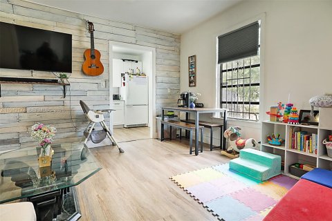 Casa en venta en Riviera Beach, Florida, 2 dormitorios, 52.03 m2 № 1999775 - foto 7