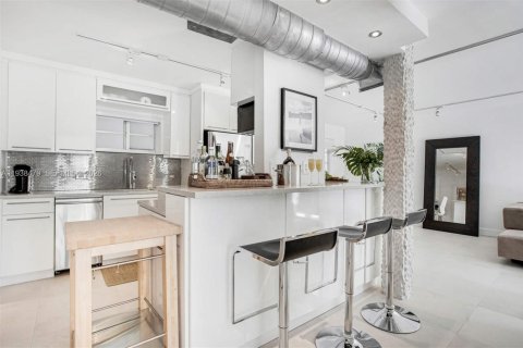 Copropriété à vendre à Miami Beach, Floride: 1 chambre, 69.4 m2 № 1996671 - photo 8
