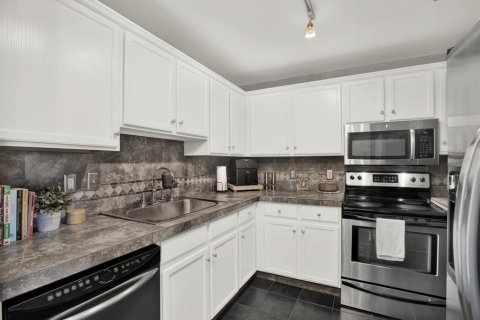 Condo in Tampa, Florida, 2 bedrooms № 2150227 - photo 20