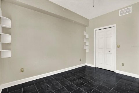 Condo in Tampa, Florida, 2 bedrooms № 2150227 - photo 13