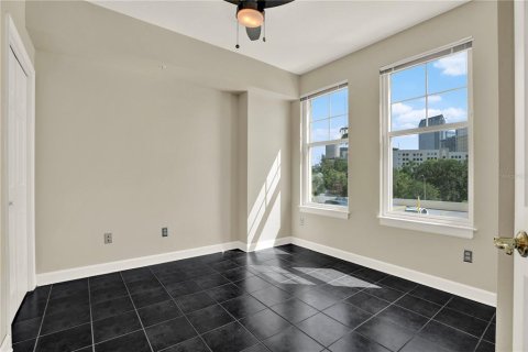 Condo in Tampa, Florida, 2 bedrooms № 2150227 - photo 16