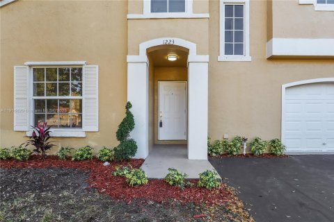 House in Sunrise, Florida 3 bedrooms, 139.73 sq.m. № 1974577 - photo 10