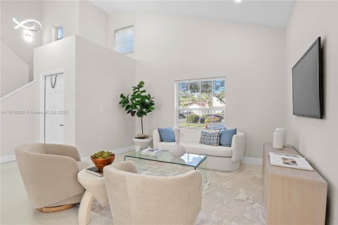 House in Sunrise, Florida 3 bedrooms, 139.73 sq.m. № 1974577 - photo 19