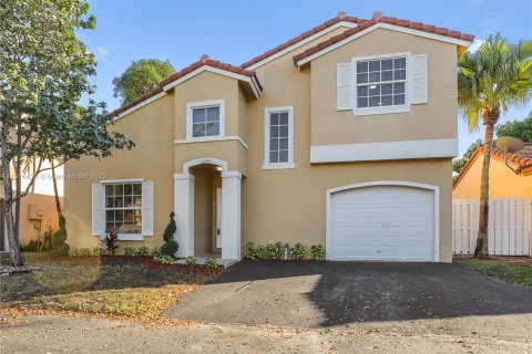 House in Sunrise, Florida 3 bedrooms, 139.73 sq.m. № 1974577 - photo 7