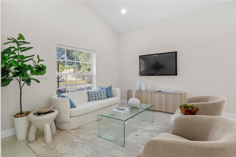 House in Sunrise, Florida 3 bedrooms, 139.73 sq.m. № 1974577 - photo 30