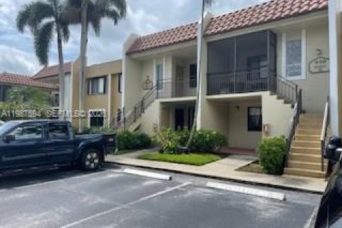 Copropriété à vendre à Weston, Floride: 2 chambres, 114.36 m2 № 2048930 - photo 2