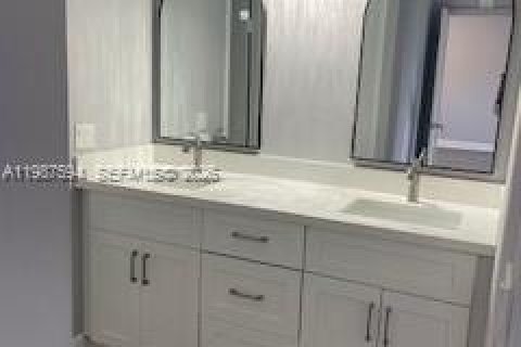 Copropriété à vendre à Weston, Floride: 2 chambres, 114.36 m2 № 2048930 - photo 24