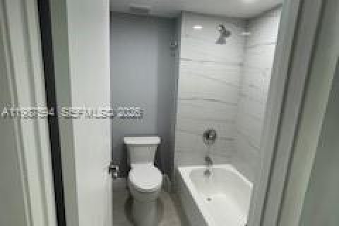 Copropriété à vendre à Weston, Floride: 2 chambres, 114.36 m2 № 2048930 - photo 19