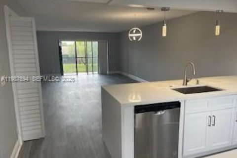 Copropriété à vendre à Weston, Floride: 2 chambres, 114.36 m2 № 2048930 - photo 9