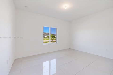 House in Miami, Florida 4 bedrooms, 246.56 sq.m. № 1889645 - photo 25